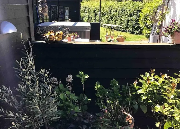 Charming Villa, Stylish Decor With Jacuzzi