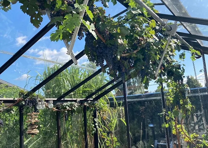 Villa Charming Villa, Stylish Decor With Jacuzzi Præstø