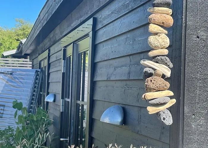 Charming Villa, Stylish Decor With Jacuzzi Villa