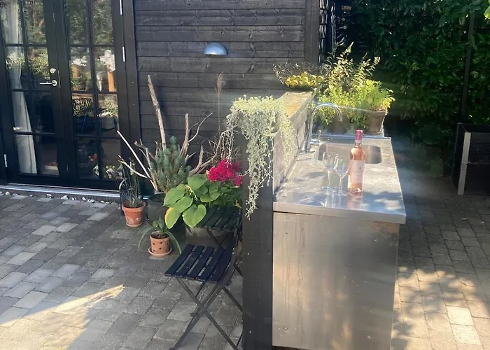 Villa Charming Villa, Stylish Decor With Jacuzzi Præstø